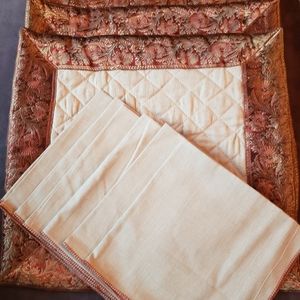 NEW Tweleve Piece Table Mats & Napkin Set